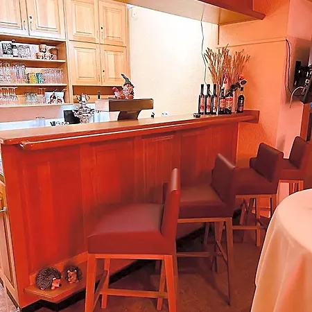 Cafe Restaurant Loreleyblick Otel Oberwesel